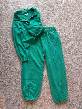 Colsie Green Drawstring Hem Jogger Set